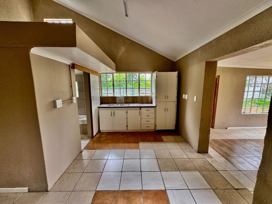 6 Bedroom Property for Sale in Dassie Rand North West